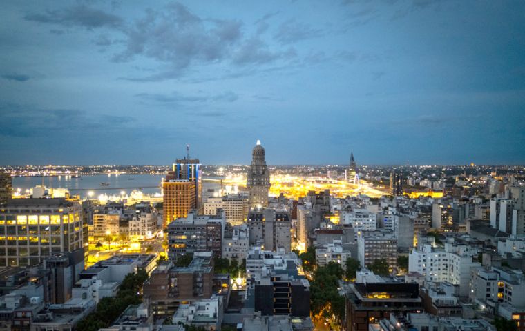 En el caso uruguayo, la IA subraya que más del 99% de la matriz eléctrica del país proviene de fuentes renovables, principalmente energía eólica e hidráulica. Foto: Sebastián Astorga