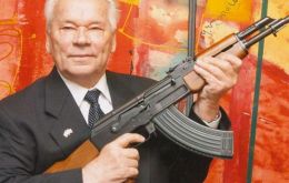 Mijail Kalashnikov fue un legendario diseñador de armas de fuego  