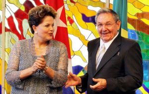 La presidenta Dilma Rousseff con Raúl Castro durante la reciente cumbre de Celac celebrada en la Habana