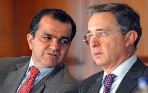 De todos modos Zuluaga y el ex presidente Uribe controlan el 20% de las bancas en el legislativo 