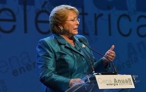 “Tenemos conciencia de la urgente necesidad de impulsar proyectos que se hagan cargo del déficit energético”, dijo Bachelet 