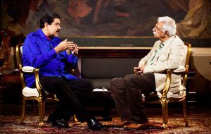 El canal en internet se lanzó con una entrevista a Maduro, realizada por el escritor y cineasta anglo-pakistaní Tariq Alí