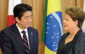 Shinzo Abe y Dilma celebran la firma de varios acuerdos para la industria petrolera y cooperación agrícola 