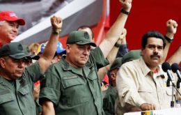 Este fortalecimiento “castrense” llevó a que algunos comiencen a tildar al gobierno de Maduro “militar-cívico”.