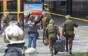 En el atentado del lunes en Santiago hubo catorce heridos y en el del martes, en Viña del Mar, una. En ambos casos se trató de explosivos caseros 