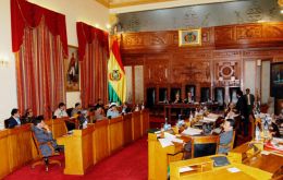 En Bolivia, los votantes también elegirán a senadores, diputados y a legisladores para organismos supraestatales como el Parlamento Andino.