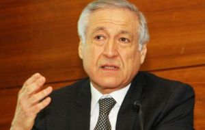El canciller Muñoz adelantó que en Alemania Chile suscribirá acuerdos en el campo científico y tecnológico, además de profundizar las relaciones económicas