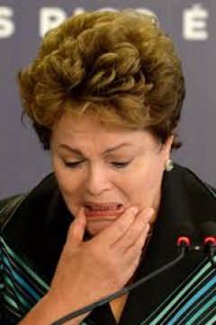 “Este informe contribuirá a que los fantasmas de un pasado muy doloroso y triste no se protejan en la sombra de la omisión”, dijo Dilma entre lágrimas