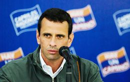 “No podemos nosotros en este momento entrar en disputas, hay diferencias sí, pero hay un objetivo muy grande superior que es el país”, dijo Capriles