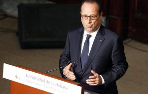 Hollande brindó una conferencia en la Universidad de La Habana, que congregó entre otros al primer vicepresidente cubano, Miguel Díaz-Canel