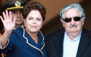 Dilma mostró fotos, grabaciones e informes de los servicios de Brasil, Venezuela y Cuba en que se registra el  “golpe de Estado” contra Lugo por “mafiosos”