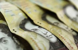  Un billete de 50 Bolívares no alcanza para pagar una fotocopia doble faz, y se trata del billete en circulación segundo en valor 