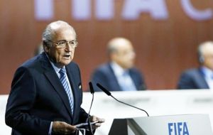 Empero Blatter en su discurso también prometió más respeto para las confederaciones: “Oceanía solo tiene una parte y hay que hacer algo. No es justo”.