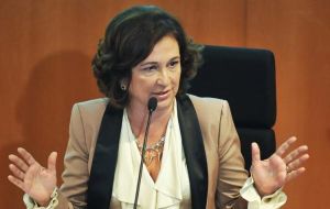 La ministra Katia Abreu, y ex-presidenta de CNA declaró que Brasil debería firmar un acuerdo de comercio con la UE sin esperar el consenso de Mercosur. 