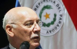 El canciller paraguayo, Eladio Loizaga Caballero, cuyo país ejerce la presidencia pro tempore del Mercosur faltaría con aviso  