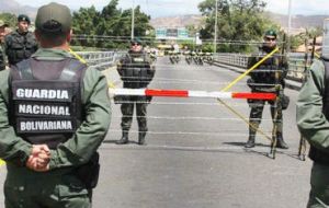 Maduro ordenó el cierre de parte de la frontera con Colombia el 19 de agosto tras que supuestos contrabandistas atacaran una patrulla militar venezolana.