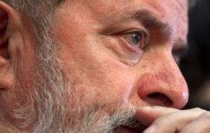 El ex presidente dijo a Veja, que Lula da Silva, su sucesor, “está enterrando la propia historia” al “persistir con cosas erróneas. Es una pena”.