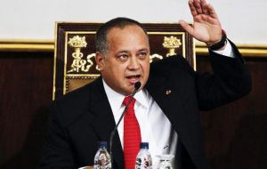 “La próxima AN será sin Cabello”, bromeó en alusión a su propia calvicie y al apellido del actual presidente del Legislativo, el oficialista Diosdado Cabello
