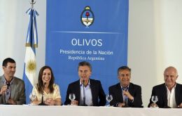 Macri recordó que la eliminación de las retenciones había sido una promesa de su campaña y un tema que abordó con los gobernadores. 