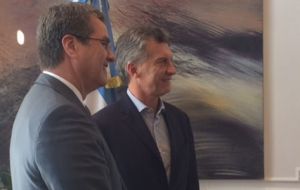 El jefe de OMC antes de reunirse con Malcorra y con Peña, fue saludado por el Presidente Macri.