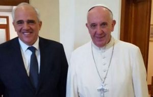 El Papa Francisco esta pasada semana se reunió en el Vaticano con Ernesto Samper, y también escribió una carta personal al presidente Nicolás Maduro. 