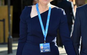 La ministra del Interior, Theresa May, logró 199 apoyos entre 329 parlamentarios conservadores en la segunda ronda del proceso para elegir a su nuevo líder