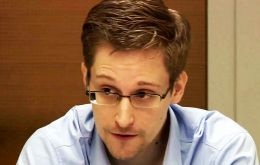 El ex espía Edward Snowden dijo en teleconferencia brindada en la Universidad de Buenos Aires que teme un aumento de la inteligencia doméstica tras el triunfo de Trump. 