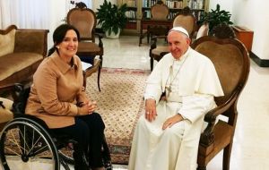Vicepresidenta argentina Gabriela Michetti con el Papa Francisco