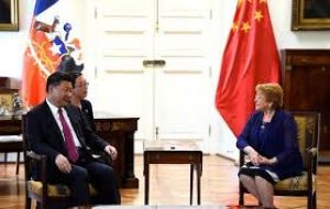 Michelle Bachelet se entrevista con el líder Xi Jingping en La Moneda para seguir avanzando en acuerdos comerciales