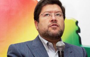 El opositor Doria Medina cuestionó que Bolivia siga dependiendo del precio de las materias primas y condenó la vigencia del modelo “extractivista”