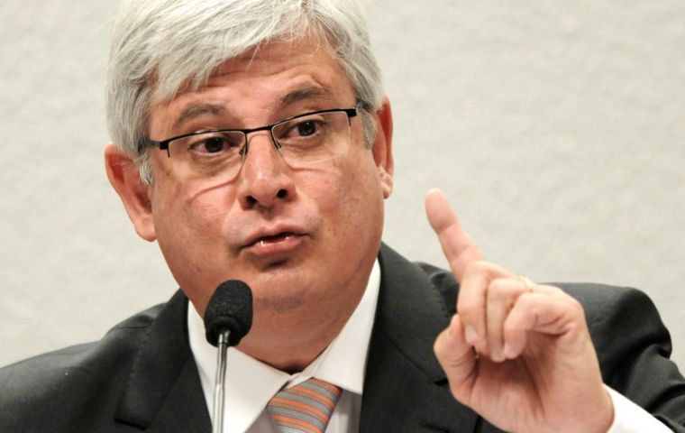 El fiscal general Rodrigo Janot, planea pedir al Supremo Tribunal que investigue a ministros del gabinete de Michel Temer y a influyentes legisladores del PMDB