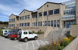 Las Falklands desde el final del conflicto de 1982 vienen invirtiendo cuantiosas sistemas en educación con vistas a contar con profesionales Isleños