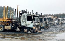 El ataque incendiario destruyó 29 camiones en la comuna en la región de Los Ríos, Patagonia chilena