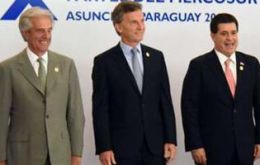 Tabaré Vázquez,  Macri y Horacio Cartes, se reunirán con el titular de la FIFA, Gianni Infantino, para analizar candidatura conjunta a sede del mundial de 2030