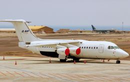El servicio de ambulancias, provisto por Aerocardal (Gulfstream G150) y pequeñas aerolíneas regionales como DAP -BAE 146-200- (photo) , podrían hacer Stanley viable