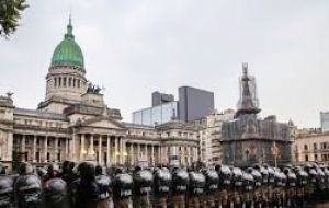 Las calles, y en especial el Congreso estarán custodiados por la Policía de la Ciudad de Buenos Aires. 