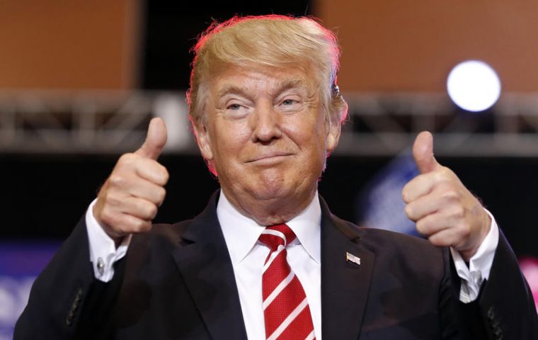 Trump dijo en Twitter que como candidato, prometió un recorte tributario masivo....y ”ahora estamos a solo unos días de lograrlo...”