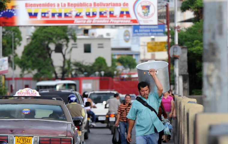 Han llegado más de 550.000 venezolanos en el último año a residir en Colombia a través de Cúcuta