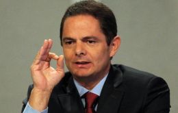 El candidato apoyado por el partido Cambio Radical, Vargas Lleras habló de la necesidad de una coalición para implementar el plan de reformas