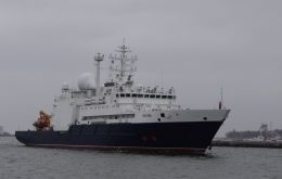 Rusia colaboraba en las tareas de rastreo con el buque Yantar, que contaba con vehículos operados remotamente que podían sumergirse para visualizar objetos. 