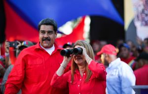 Maduro buscará la reelección el 20 de mayo, mientras decenas de miles de venezolanos cruzan la frontera hacia Colombia para escapar de la crisis económica