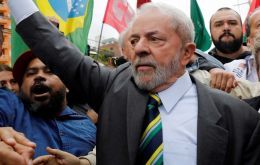 El juez Félix Fischer no hizo lugar a una cautelar de los abogados de Lula para que éste recupere la libertad hasta que se juzgue un recurso contra su condena