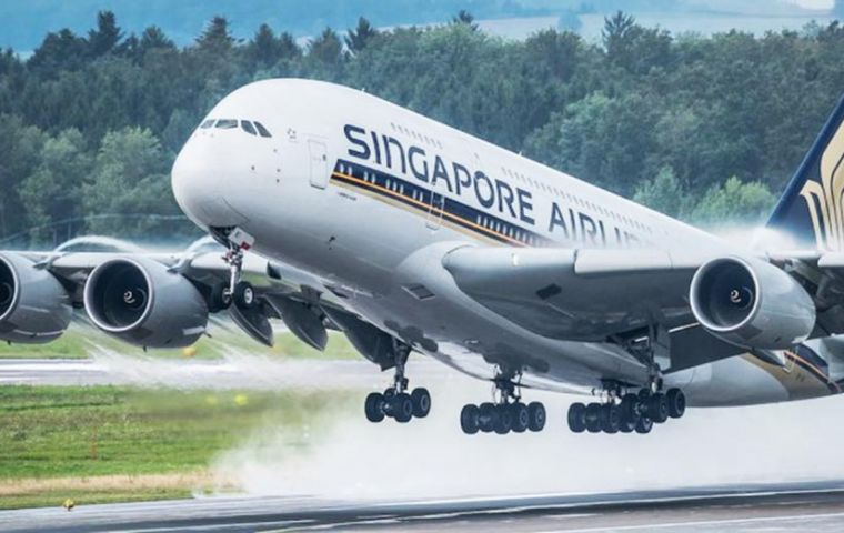 “Un factor clave para los clientes es la consistencia, un activo real para Singapore Airlines que obtuvo una alta calificación tanto en producto como en servicio”. 