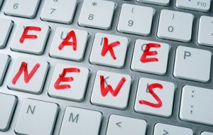 “Pasamos mucho tiempo hablando sobre la cantidad de noticias falsas publicadas por los medios & cómo las 'Fake News' se convirtieron en 'Enemigas de la Gente'”