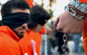Según cables desclasificados la CIA interrogó a sospechosos de terrorismo con técnicas de tortura similares a las que se practicaron en la cárcel de Abu Ghraib