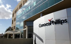 ConocoPhillips se comprometió a suspender sus acciones legales del fallo, incluso en el Caribe holandés, donde había comenzado a confiscar activos de PDVSA.