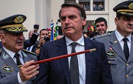 Según las últimas encuestas el ex capitán del Ejército sería el próximo presidente electo de Brasil quien asumiría el primero de enero