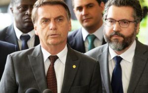 Bolsonaro aseguró este domingo que los “regímenes que violan libertades de sus pueblos” no estarán en su investidura el 1 de enero