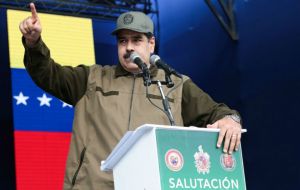 El Grupo de Lima instó a Maduro a transferir provisionalmente el gobierno al legislativo, “hasta que se realicen nuevas elecciones presidenciales democráticas”.