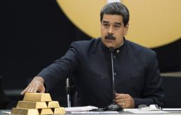”Dios proveerá diamantes, oro, petróleo y riquezas para el pueblo de Venezuela y la felicidad social de todos y de todas. (...) Amén, digamos amén”, imploró Nicolás Maduro en una ceremonia.